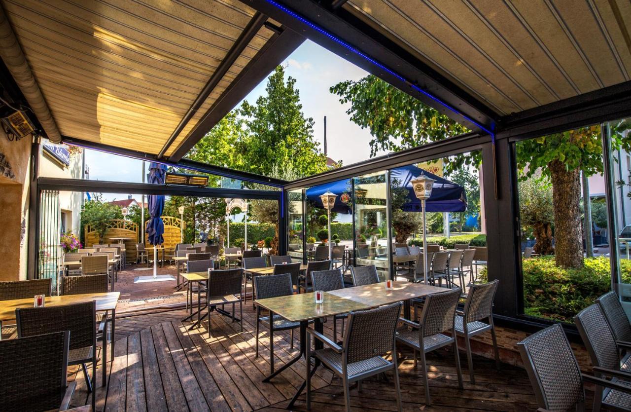 Hotel-Restaurant Zum Baeumle Suessen Exterior photo